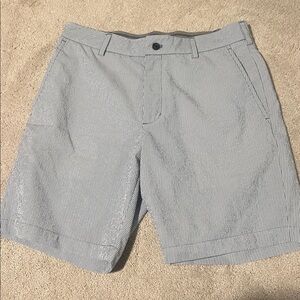 size 32 Walter Hagan men’s blue pinstripe golf shorts